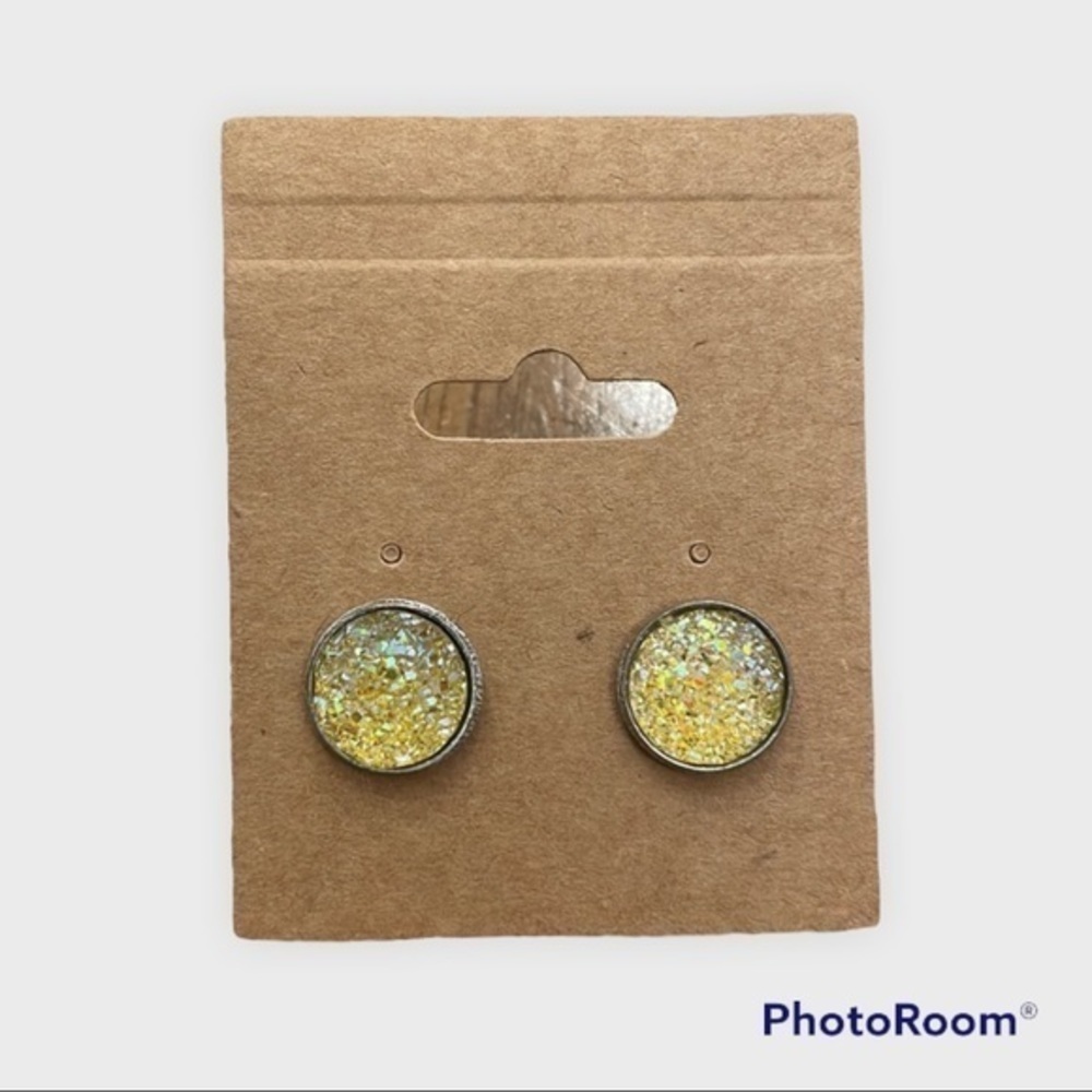 Pale yellow 12 mm stud earrings